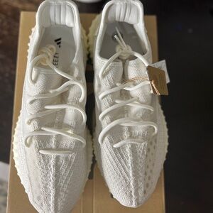 Brand new Yeezy cream/ white off white